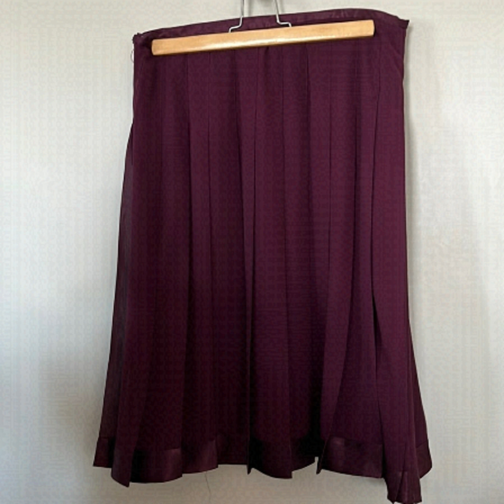 Norton Mcnaughton semi sheer pleated lined satin trimmed wine coloured skirt